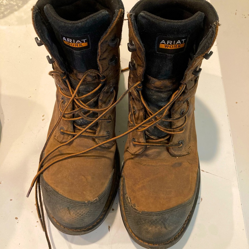 Men’s Ariat work boots